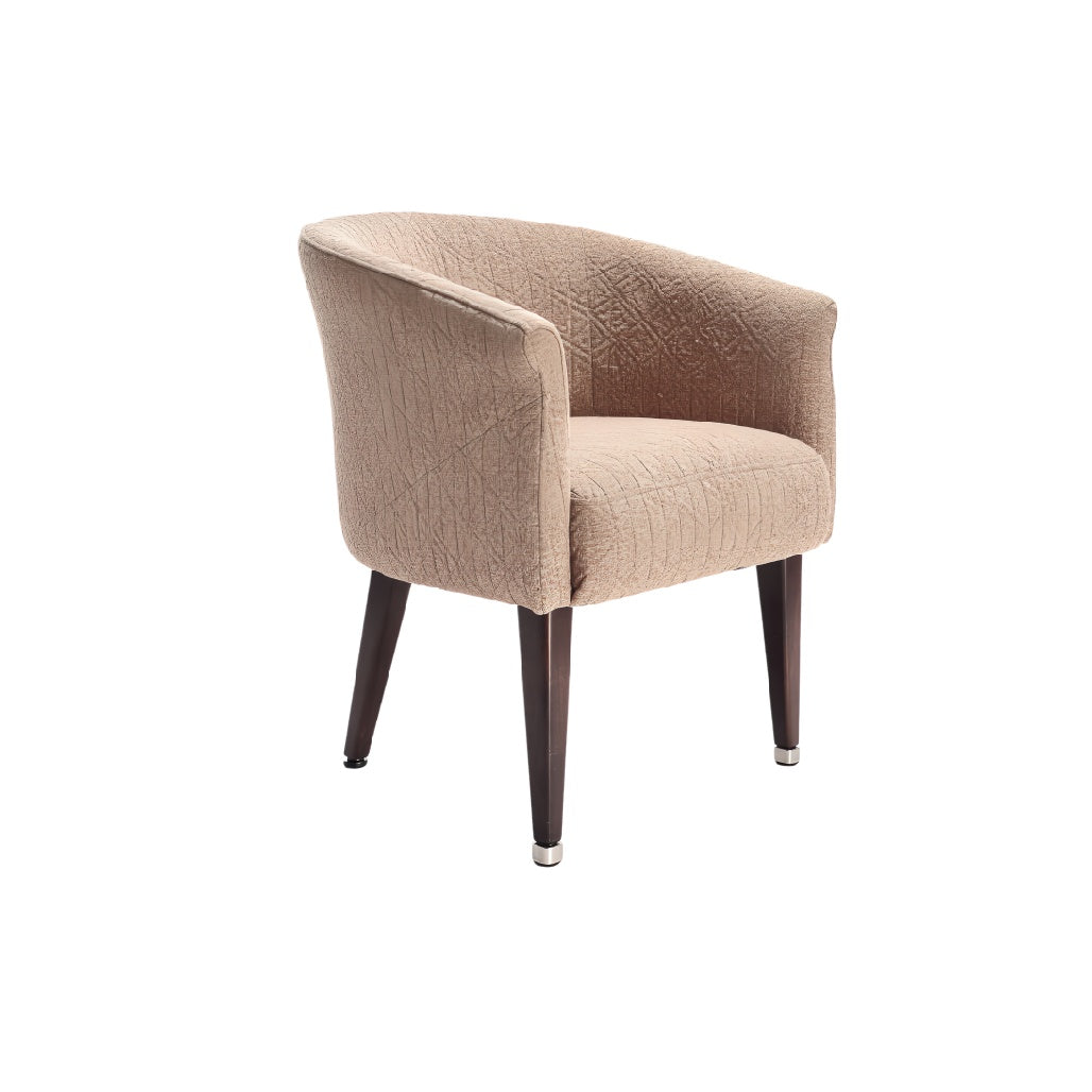 **Elegante fauteuil met ronde rugleuning en houten poten**